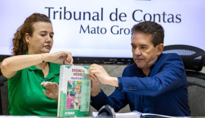 TCE-MT recebe nova denúncia sobre descarte de livros didáticos em Água Boa
