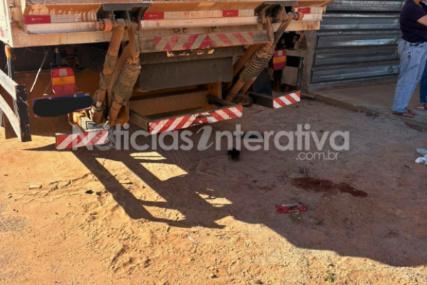 Acidente com bicicleta elétrica deixa adolescente e criança em estado grave após colisão contra caminhão em Querência