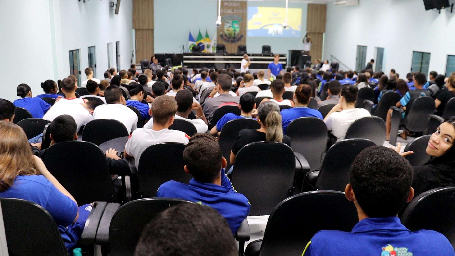 Escolas municipais participam do Projeto Escola de Vereadores - veja vídeo