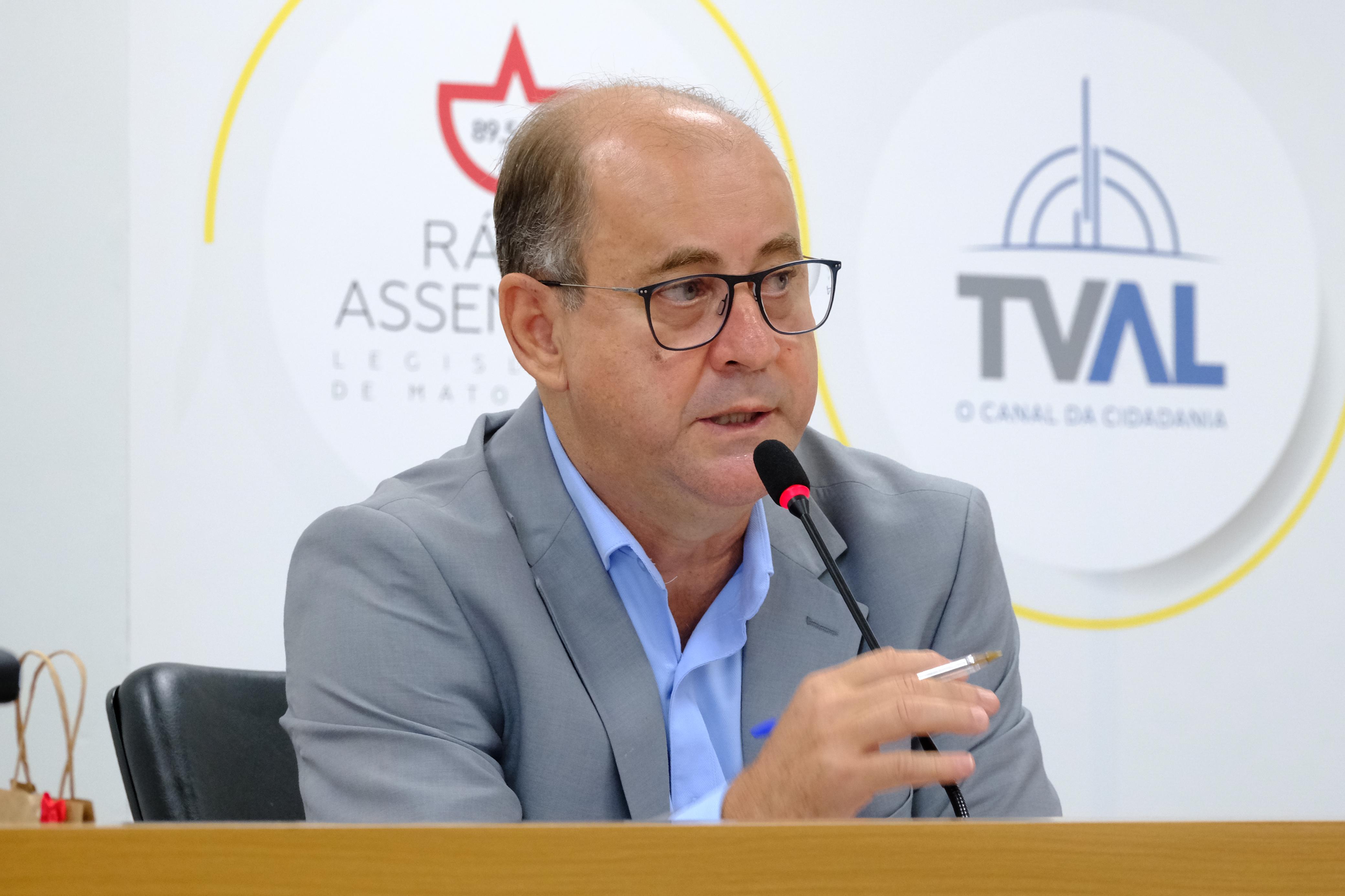 Dr Eugênio defende em comissão ampliação da merenda escolar para alimentação de servidores e professores