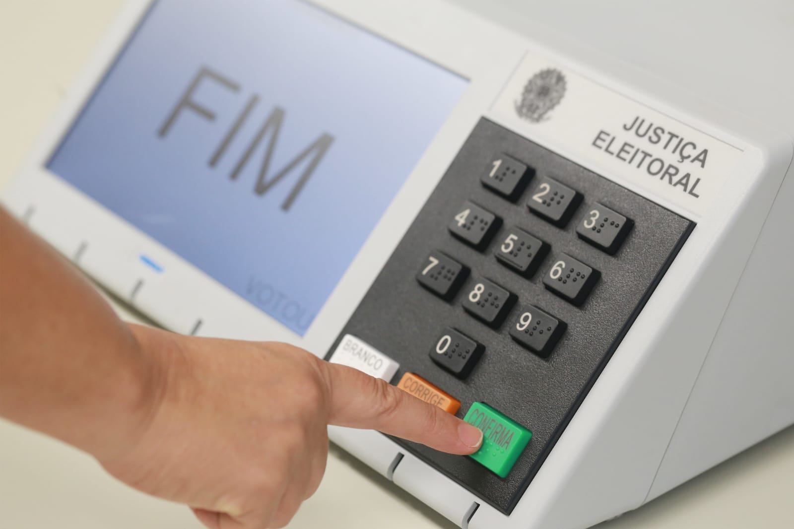 Eleitores de 9 Zonas Eleitorais e 32 municípios do Vale do Araguaia votam no horário de Brasília, das 8 horas às 17 horas