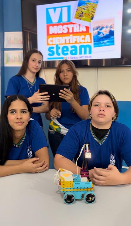 Estudantes da Escola Estadual Jaraguá participam de projeto de robótica - veja vídeo
