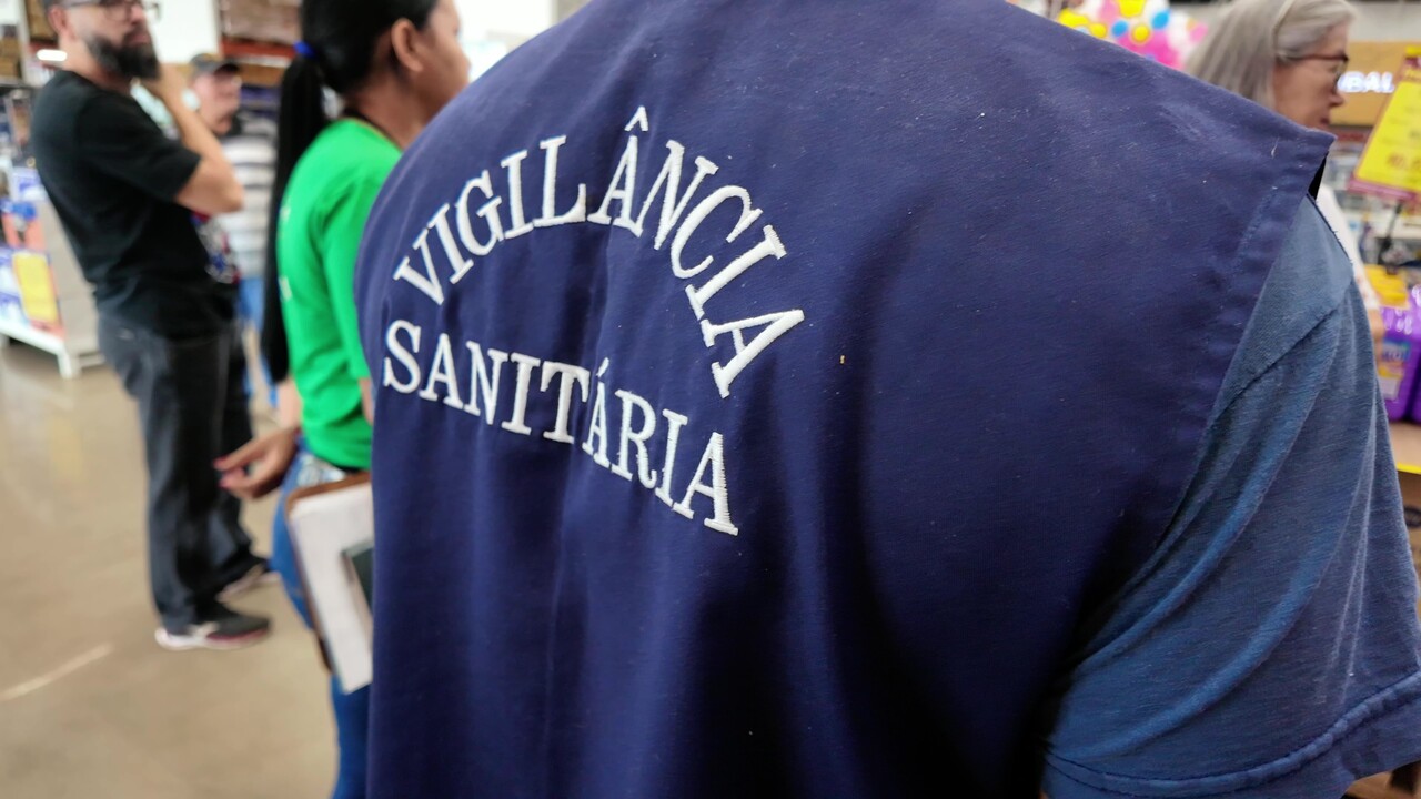 Vigilância Sanitária e Polícia Civil apuram suspeita de uísque adulterado em Querência em meio a investigação regional sobre bebidas com metanol
