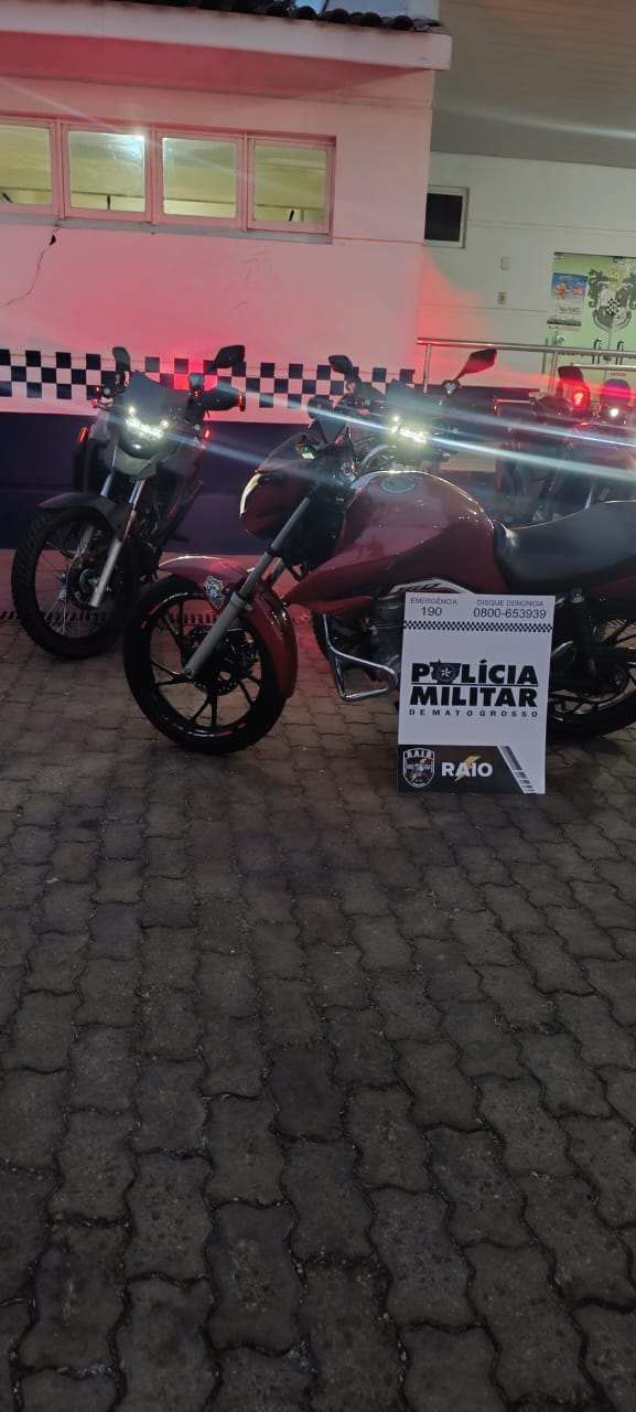 Equipe Raio da PM flagra motocicleta sem licenciamento e com descarga livre